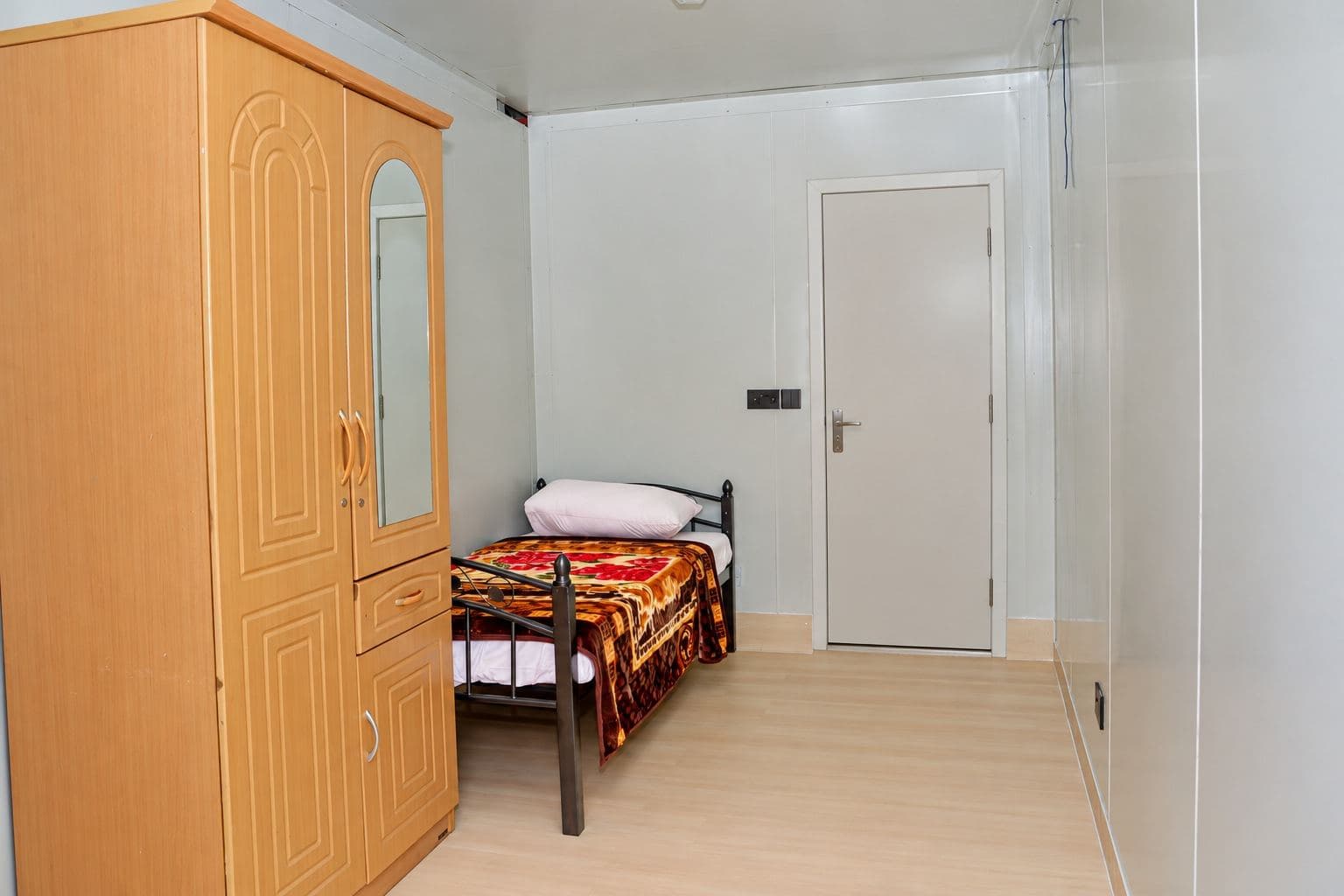 Furnished single room at Marina Hub